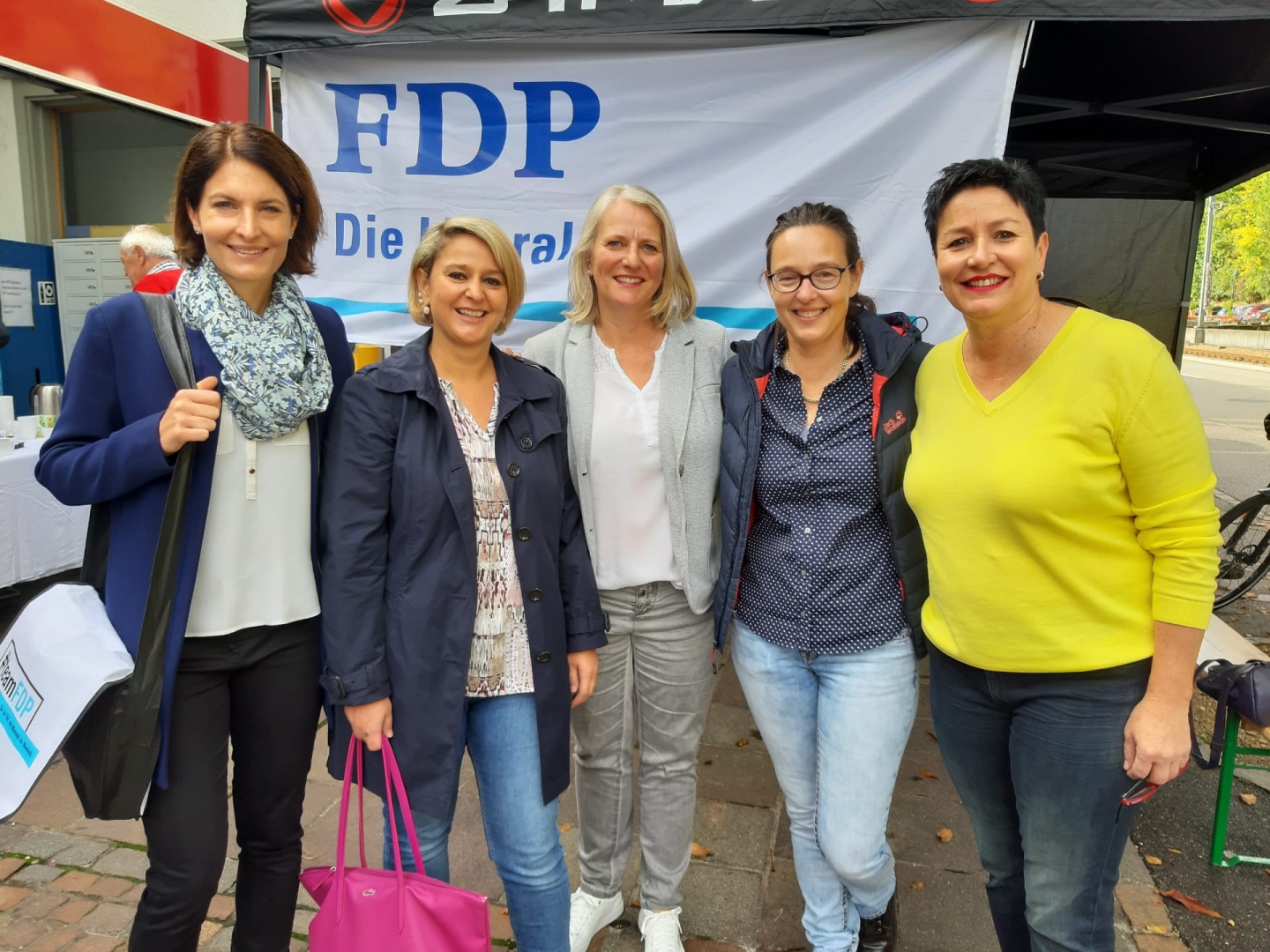 3.10.19 OBZ «FDP verteilt Gipfeli»